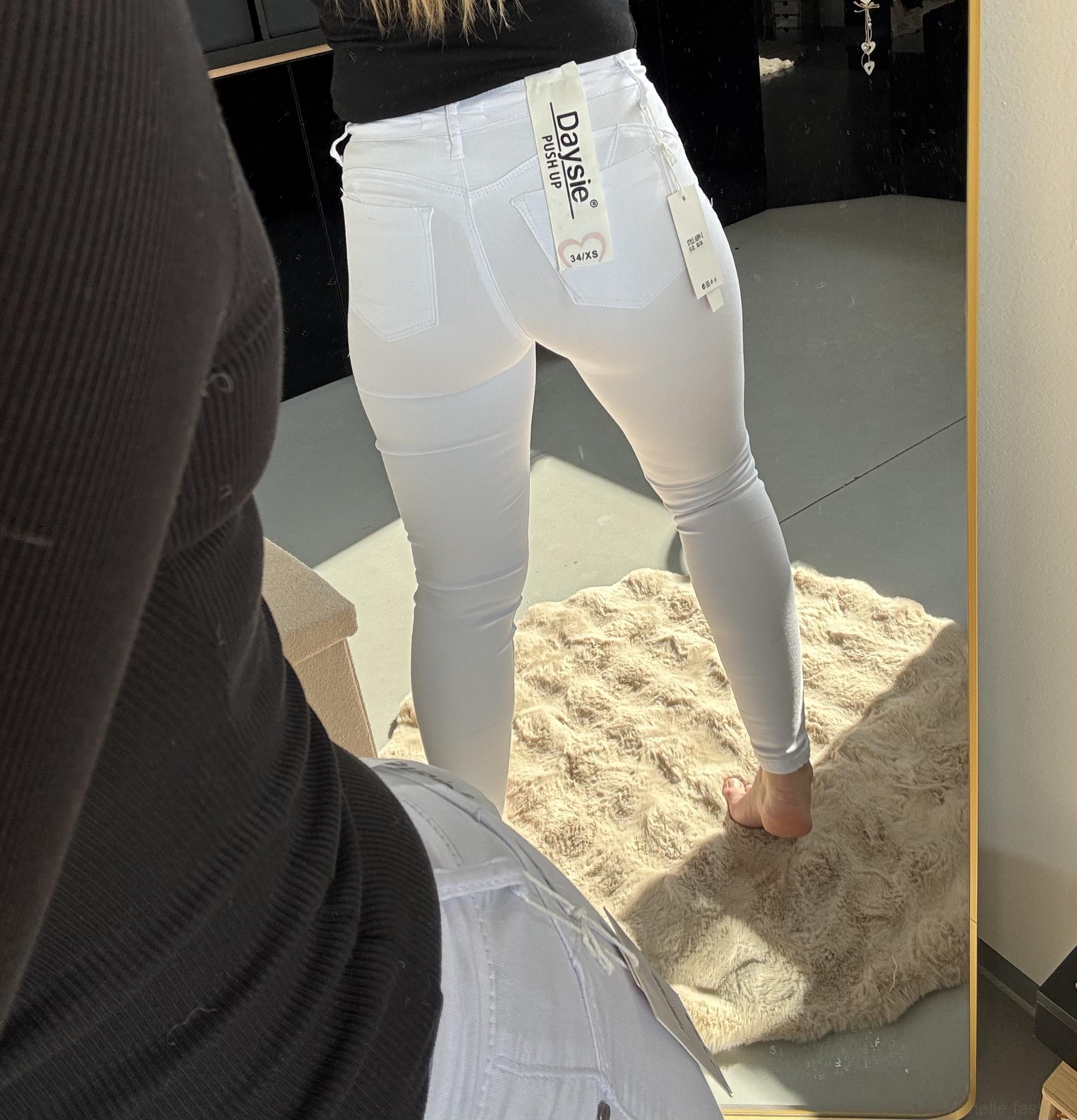 Bílé push-up elastické rifle s krásně tvarujícím efektem