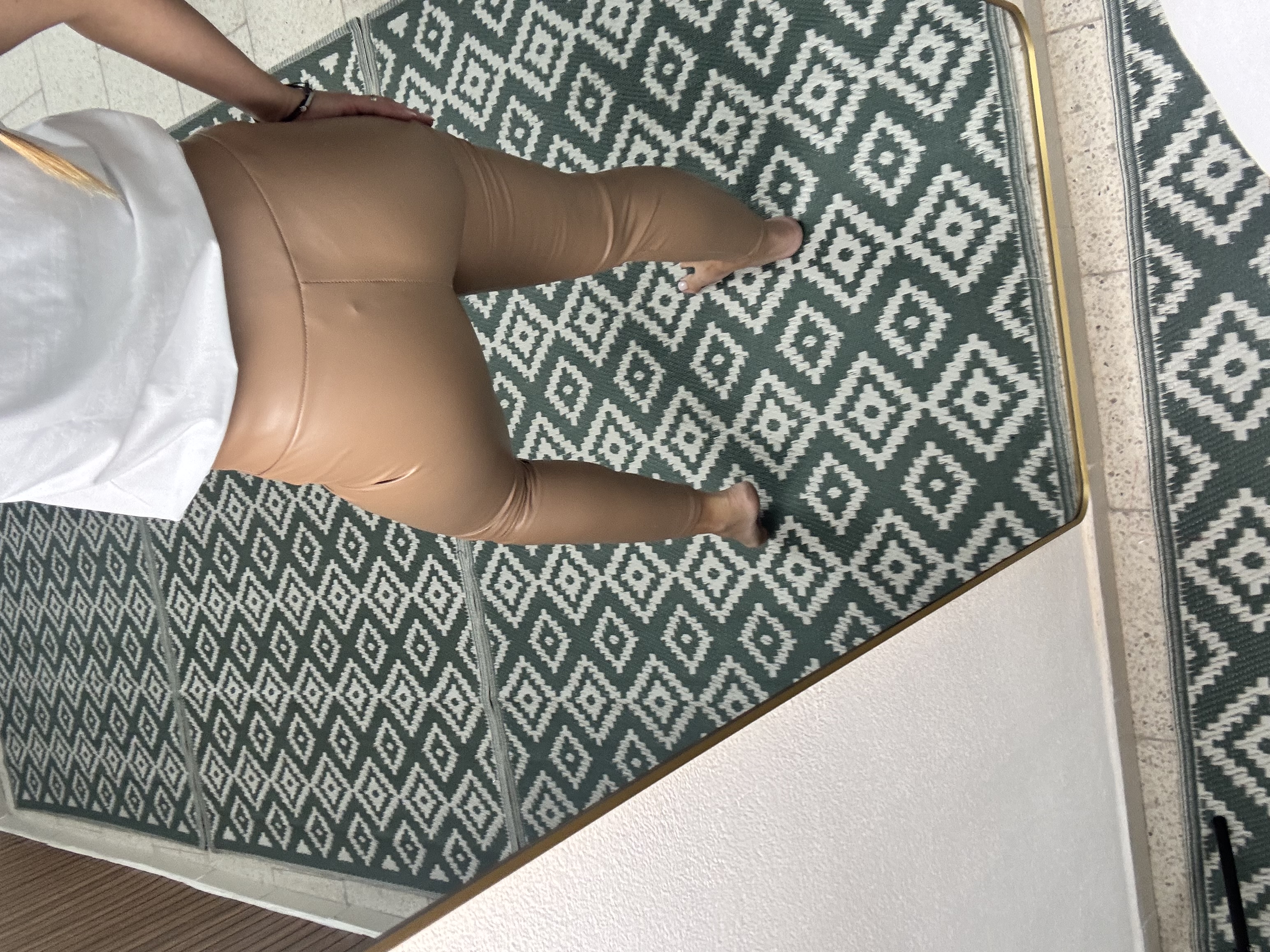 Zateplené koženkové legíny v barvě camel ✨