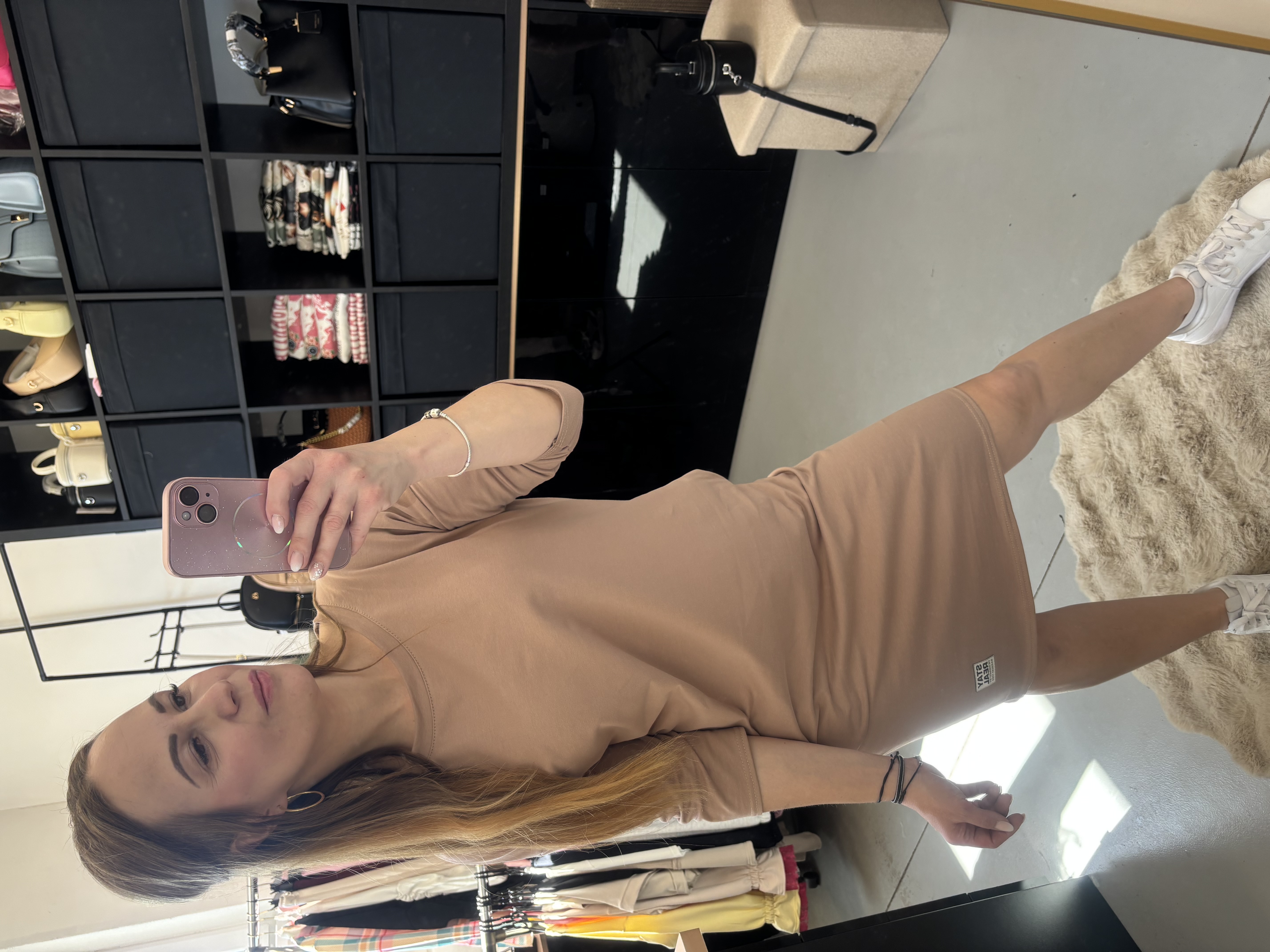 Bavlněné šaty s 3/4 rukávem a kapsami – camel / khaki